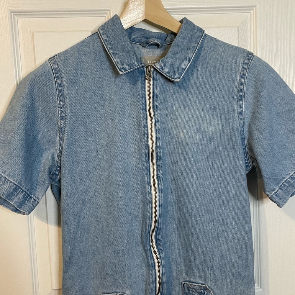 Everlane denim short coverall zip down front & large pockets sz 8